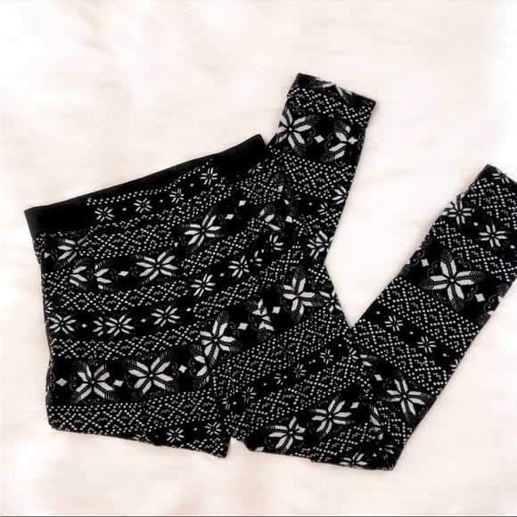 Black and white festive Christmas tribal pattern lounge pants joggers (size s) - Picture 1 of 1